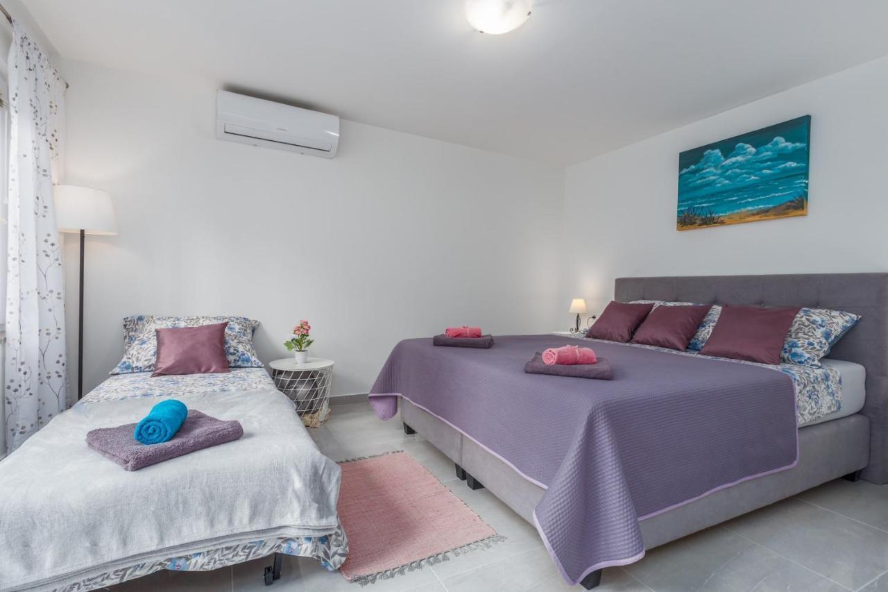 Apartment Lacea Pula Exterior photo
