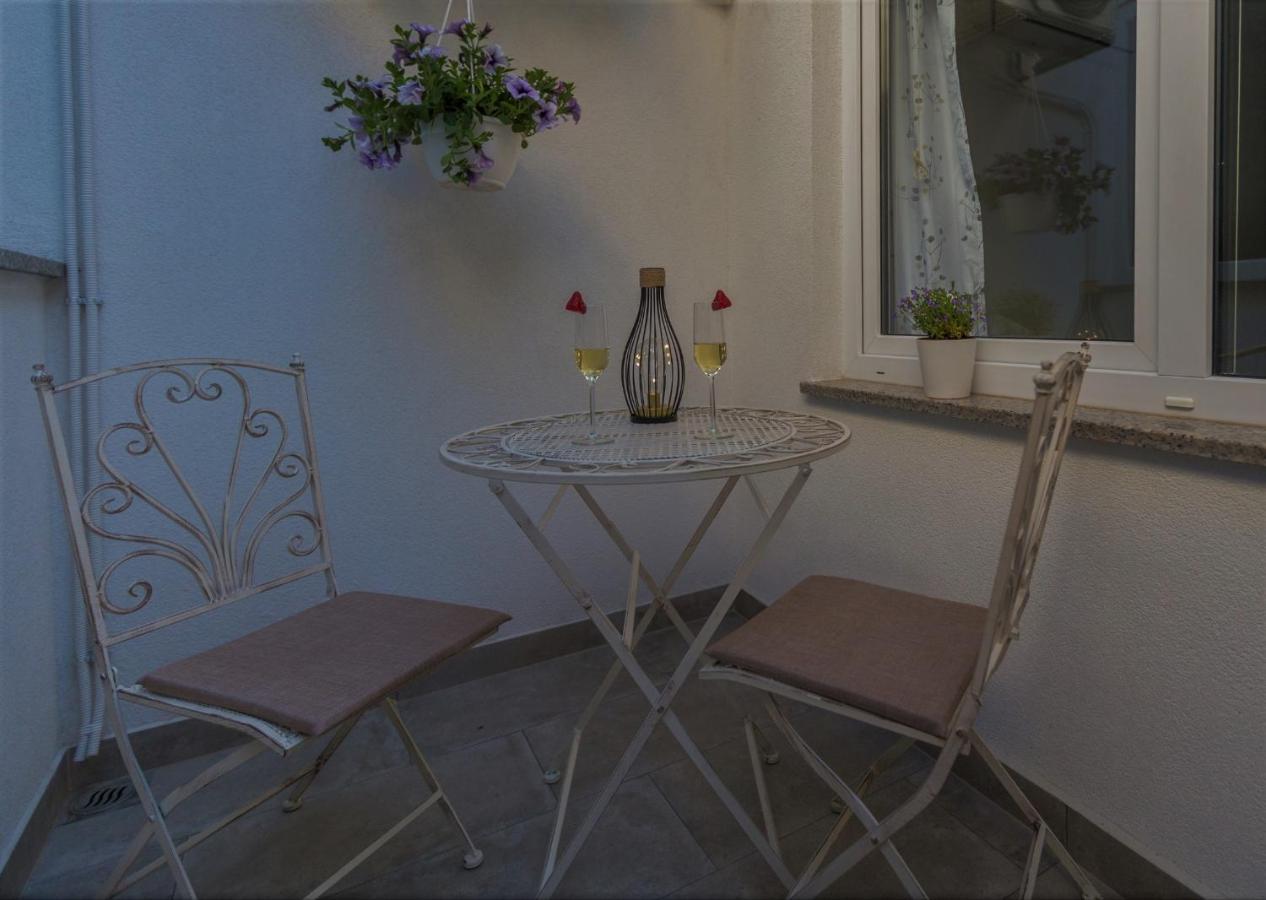 Apartment Lacea Pula Exterior photo